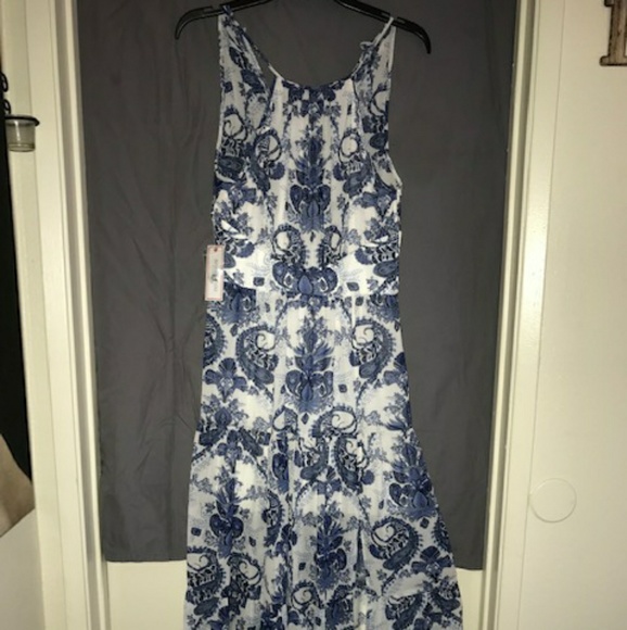 Dress - Picture 1 of 1